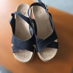 Crocs ウェッジソール サンダル ブラック W6のサムネイル