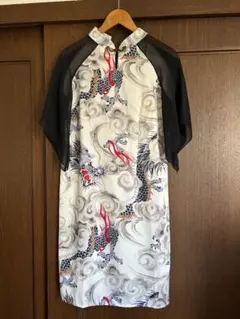 ドラゴン柄チャイナドレス