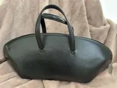 美品❣️ ヨーガンレール　皮革製ハンドバッグ　角楕円形　黒色のサムネイル