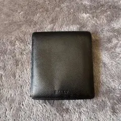 BALLY ブラック 二つ折り財布のサムネイル