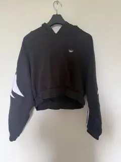 adidas クロップドパーカー ブラック Sサイズ