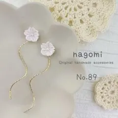 ((No.89)) ゆらゆら揺れる桜のピアス ちりめん布 薄いピンクver.