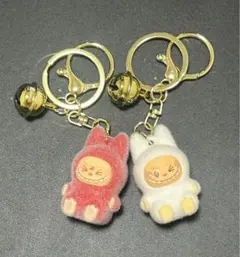 ラブブキーホルダー2個セット赤と白　もふもふ素材