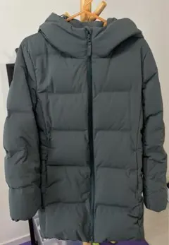 ユニクロ　　シームレスダウンショートコート　美品　オリーブグリーン