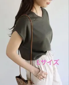 【アンドミー】Vネック フレンチスリーブカットソー カーキのサムネイル