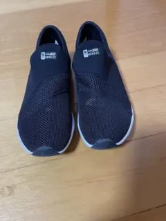 ニューバランス　スニーカー　レディース