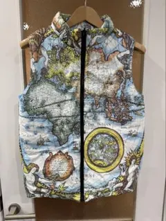地図柄ダウンベスト