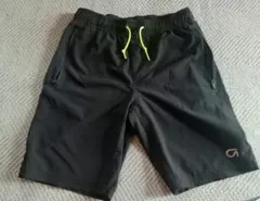 gap 黒のハーフパンツ　130