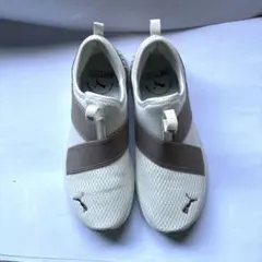 PUMAレディース靴のサムネイル