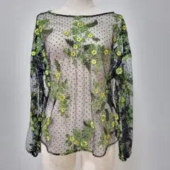 美品 GRACE CONTINENTL 花柄 シースルー トップスのサムネイル