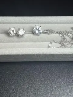 イヤリング　ネックレスセット