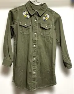 オリーブグリーン　花柄刺繍　シャツ　エドウィン　サイズ120cm