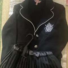 黒いジャケットとプリーツスカートセット　140センチ