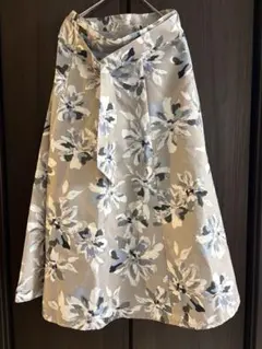【未使用】JUSGLITTYの「ベルト付きフラワープリントスカート」