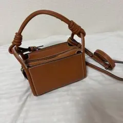 CHARLES & KEITH ブラウンショルダーバッグ