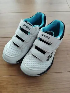 YONEX テニスシューズ19センチのサムネイル