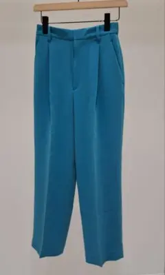 【新品未使用タグ付】ユナイテッドアローズ　タックワイドストレートパンツ(ブルー)