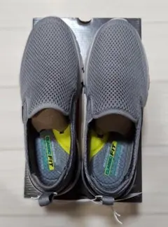 【新品】SKECHERS　スリップオン　　　グレー26cm箱付き