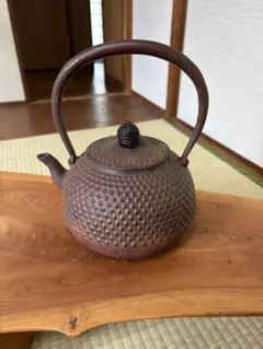 未使用品、南部岩鋳三代目清茂作 18型アラレ 南部鉄瓶 南部鉄器