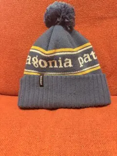 patagonia ポンポン付きニット帽