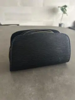 LOUIS VUITTON エピ ポーチ ブラック