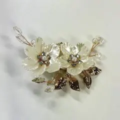 【お値下げ】花形 パール 髪飾り ヘアアクセサリー クリップ型