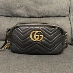 GUCCI GGマーモント ショルダーバッグ ブラック