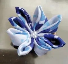 つまみ細工のブローチ