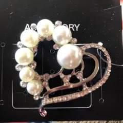 新品　パールとストーンのエレガントブローチ　ハート型