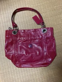 COACH ショルダーバッグ レッド キルティング パテントレザー - メルカリ