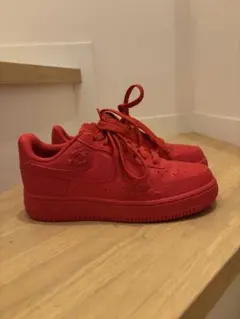 NIKE W AIR FORCE 1 07 レッド 23.5cmのサムネイル