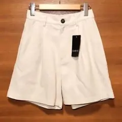 新品タグ付き☆SUREVE アイボリー ハーフパンツ Mサイズ