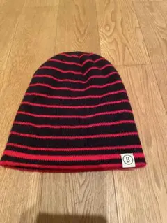 黒と赤のストライプ ニット帽