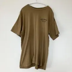 ブラウン Tシャツ