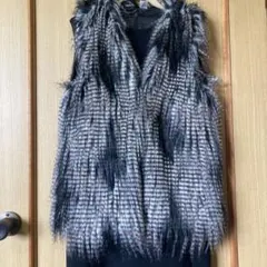 H&M ノースリーブファーベスト EUR34