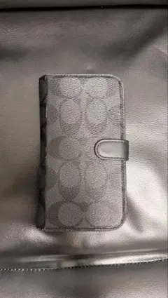COACH 手帳型 iPhone15ケース ケース無のサムネイル