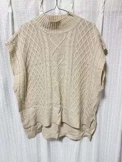 ベージュ ケーブル編み ニットベスト M