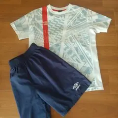 umbro 幾何学模様 Tシャツとショートパンツセット 150cm