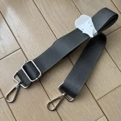グレー ショルダーストラップ