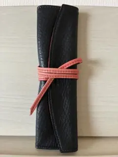 黒レザー巻き付け式筆箱