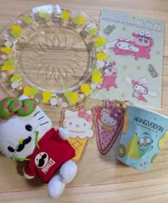 公*o様 皿　シール　キーホルダー　コップ　キティ　ハンギョドン　ポチャッコ　シ