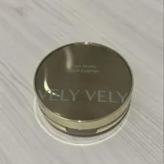 VELY VELY エッセンスクッションファンデーション ブラウン系のサムネイル