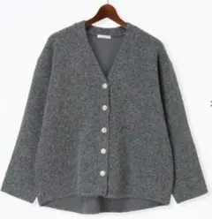 【新品未使用】タグ付き Te chichi　Vネックカーディガン