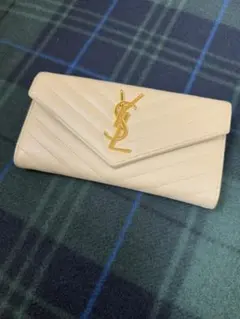 YSL ベージュ キルティング 二つ折り財布