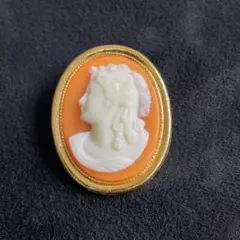 【16】カメオ風ブローチ　レトロ感　ヴィンテージ