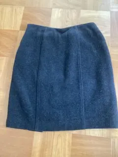 ミニスカート　日本製　黒　ウエスト64 スリットあり　裏地あり　レディース