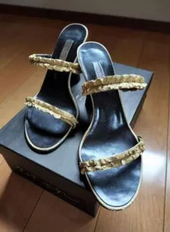 お値下げ美品　GUCCI　正規品　サンダル　かかとリペア済　綺麗　グッチのサムネイル