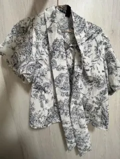 SHEIN ブラウス トワルドジュイ柄のサムネイル