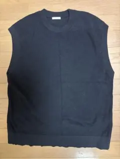 s*u様 黒いニットベスト