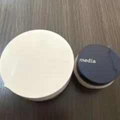 media ファンデーションとmedia luxeフェイスパウダーのセットのサムネイル